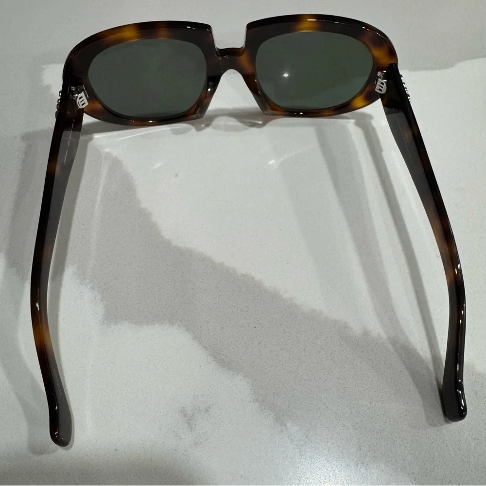 LOEWE Tortoiseshell Round Sunglasses - Picture 7 of 11